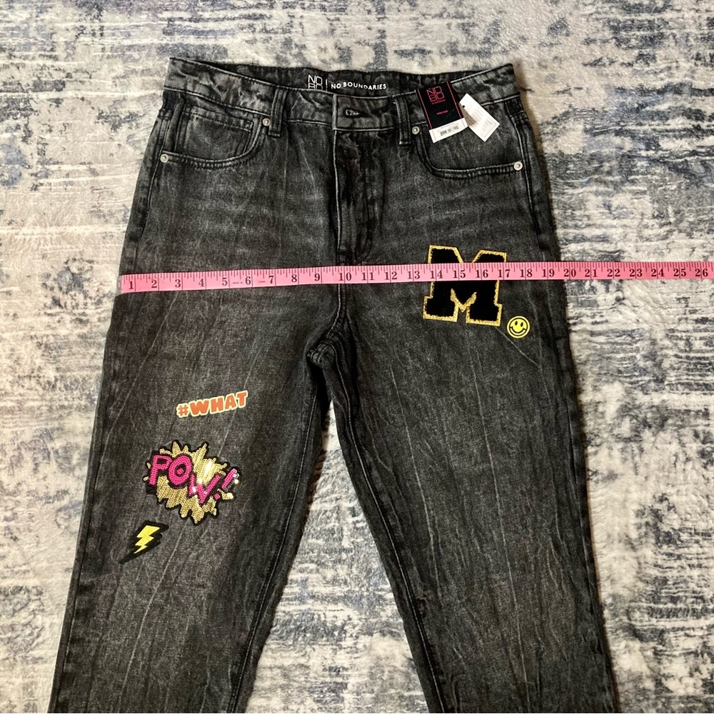 No Boundaries Juniors Super High Rise Mom Jeans - Picture 7 of 8